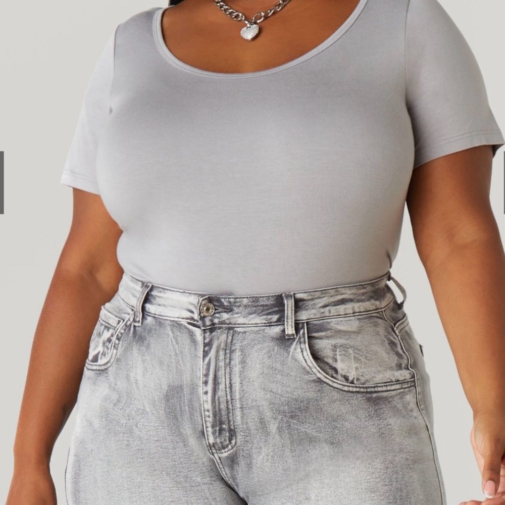 ✅🌹Ashley Stewart Light Gray Short Sleeve Tee - Picture 2 of 4